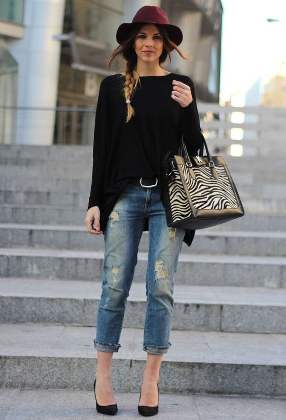 Peep-Toe Pumps With Ripped Jeans