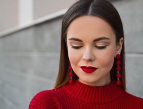 Red Dress Makeup Ideas & Hairstyling Tips for Perfect Look