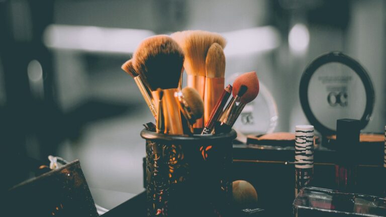 Top Makeup Trends to Watch in 2024