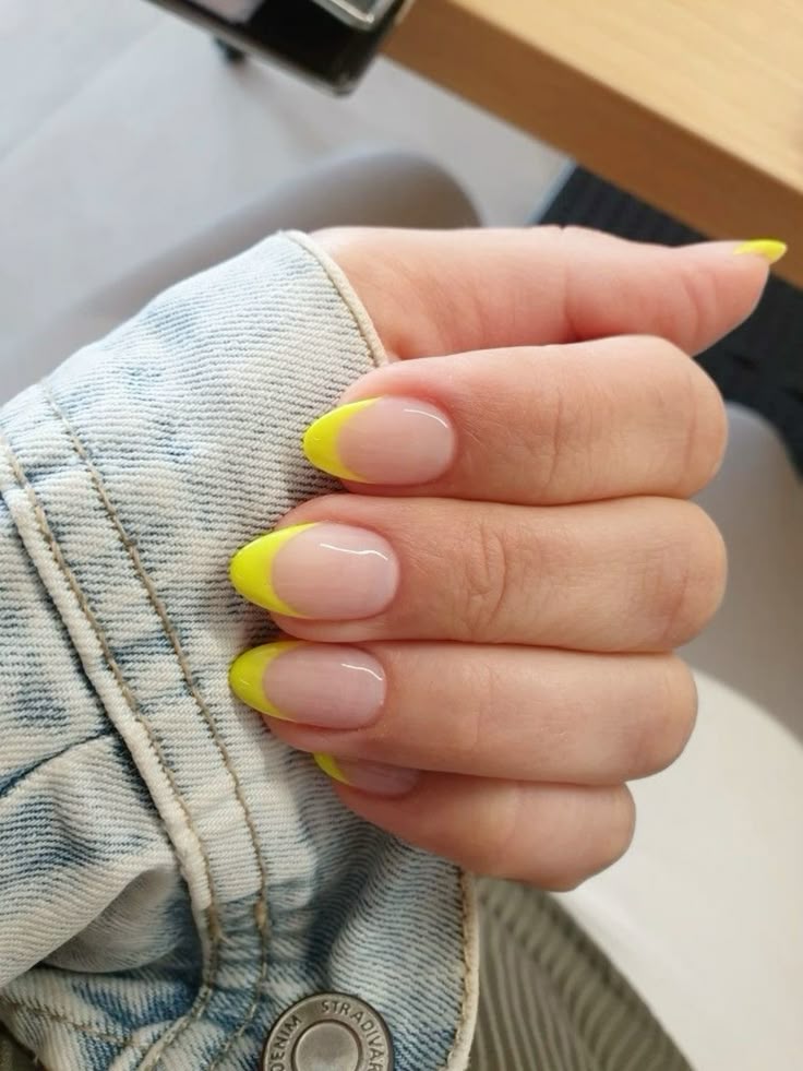 Yellow Outline French Tip